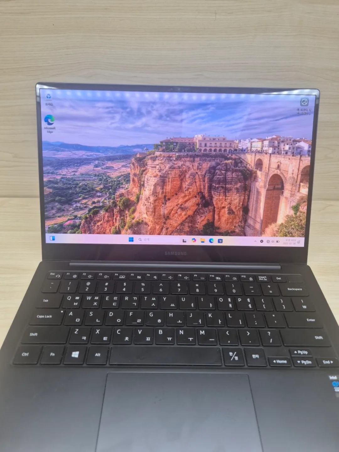 삼성 갤럭시북 프로 NT935XDB-KC5B 중고 판매합니다