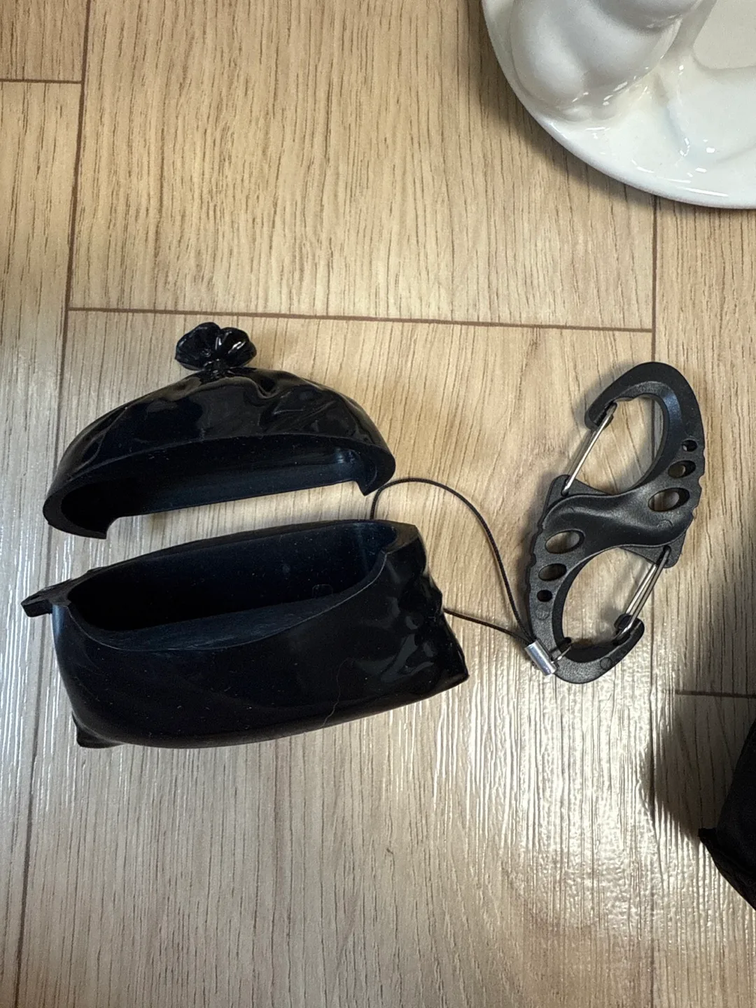 수심 쓰레기봉투 에어팟케이스