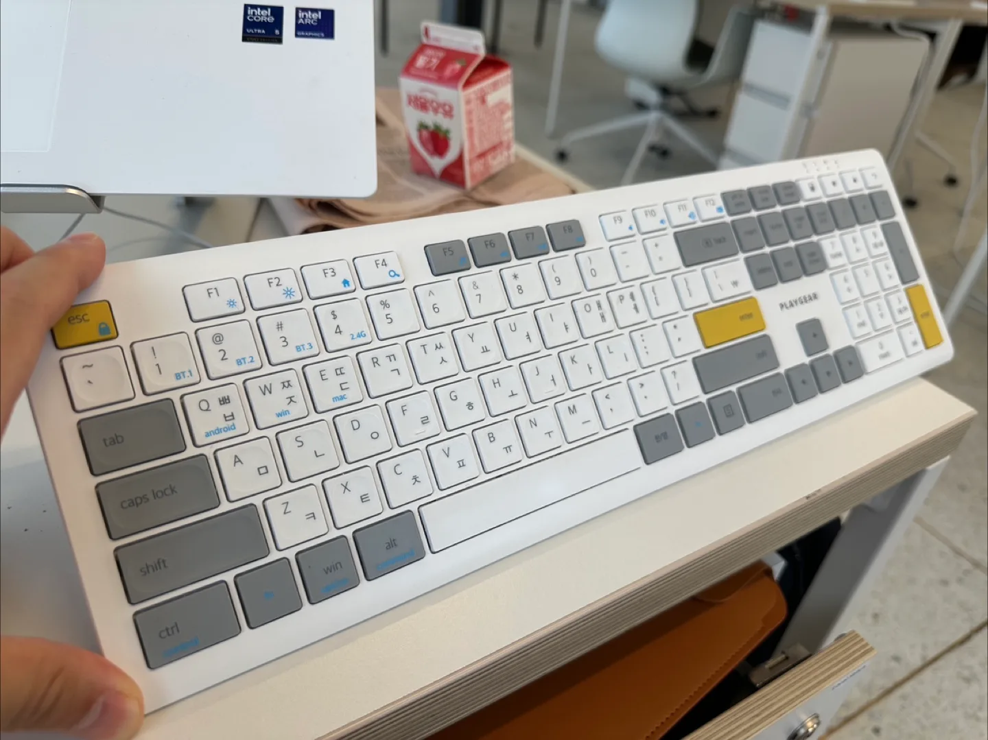 플레이기어 PK402 무선 키보드