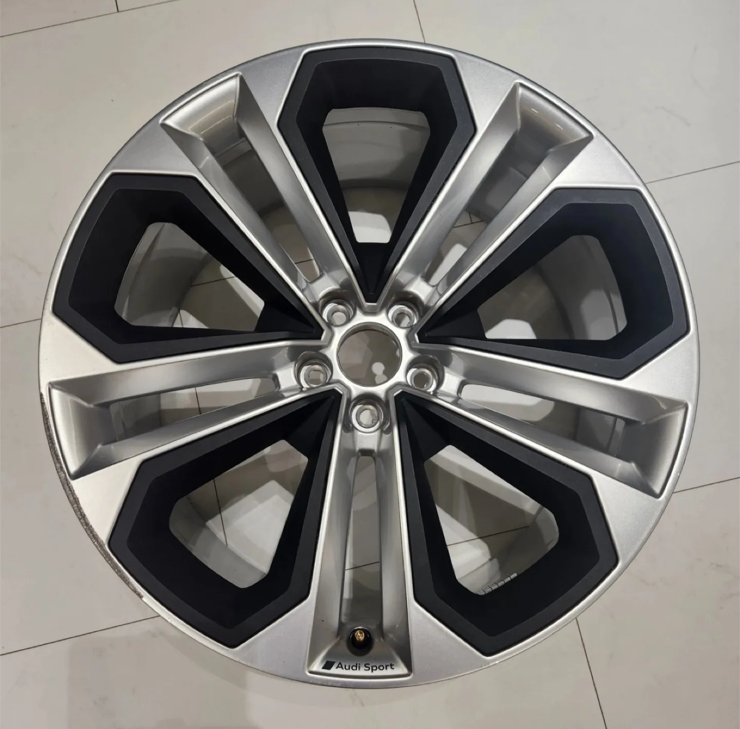 23년도 신형 아우디 Q7 21인치 정품 중고 휠 1개 [가격 내림]