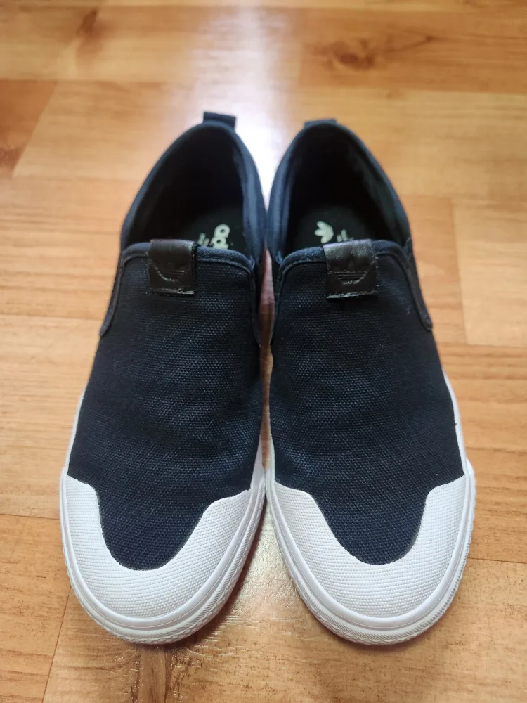 아디다스 니짜 슬립온 225mm 판매합니다