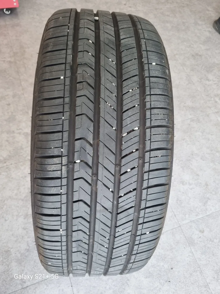 중고타이어 235 45 R18 S급 1짝