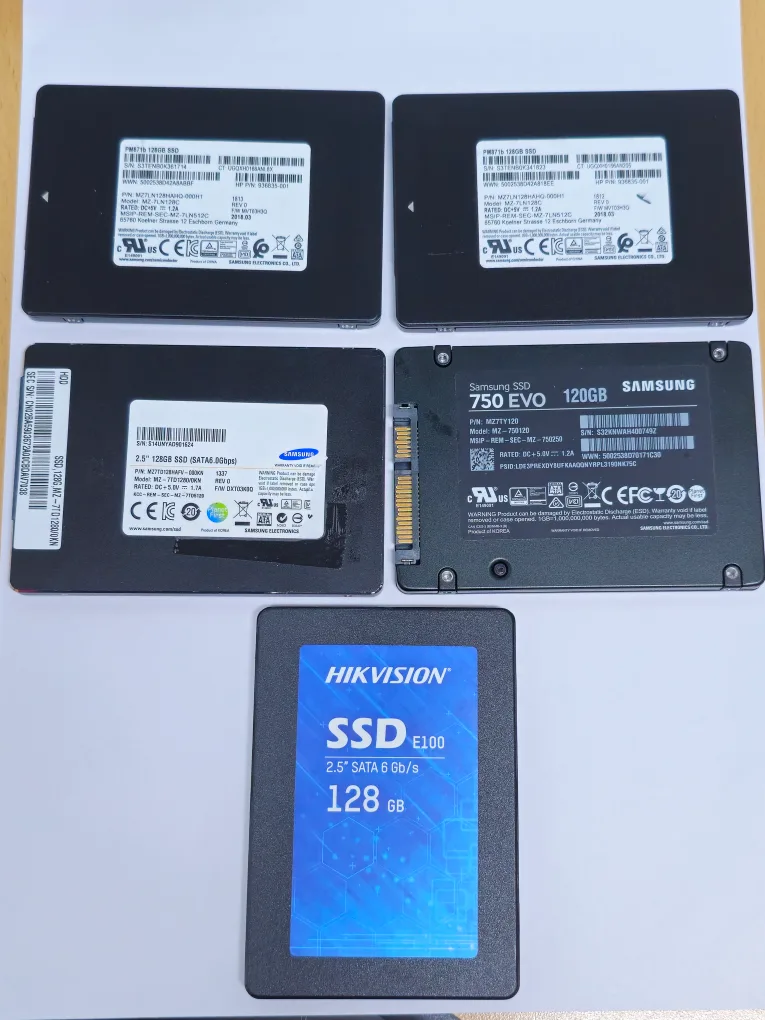 2.5인치 저장장치 SSD 5개 일괄 판매합니다 . 중고제품