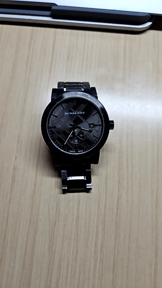 버버리 손목시계 (BU9902) 중고 판매합니다.