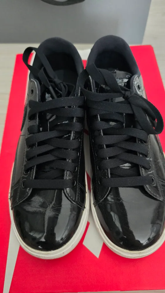 [중고] 나이키 블레이저 로우 블랙 색상 235 사이즈입니다