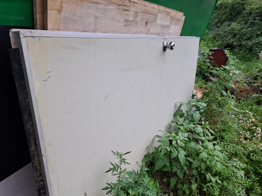 중고 문 판매합니다