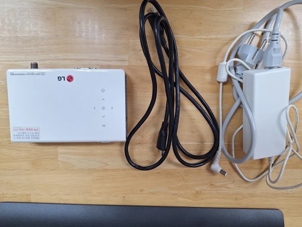 LG PB64K 빔프로젝터