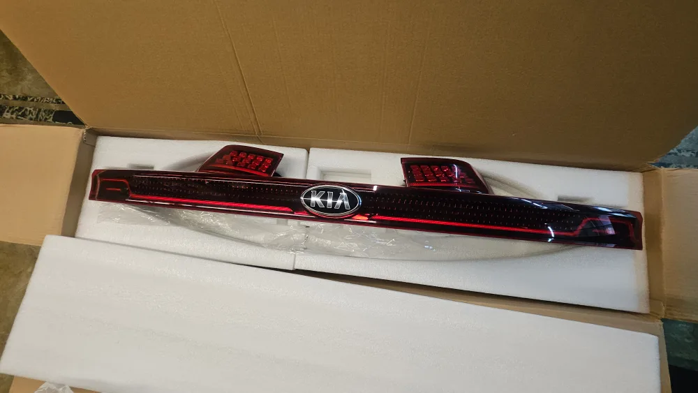 카니발 KA4 스타일 LED 테일램프 중고