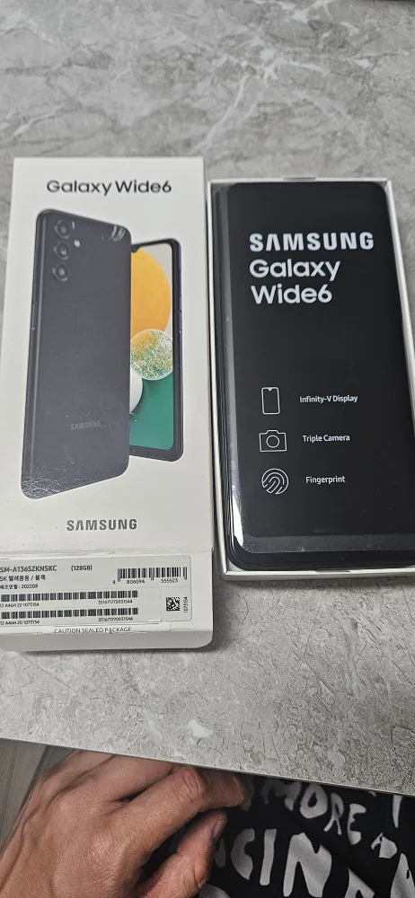 갤럭시 와이드6 블랙 128G 중고 판매 합니다  a급