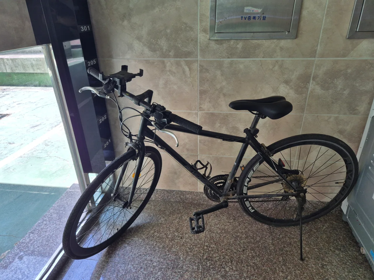 검정색 중고 자전거