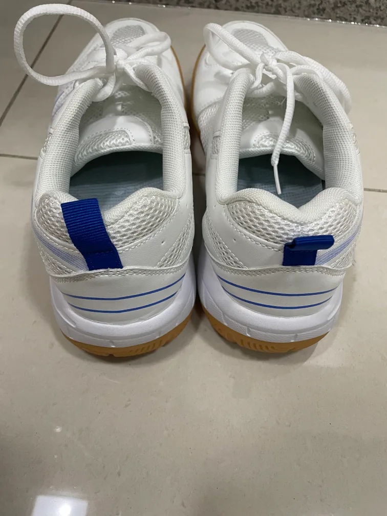 스토리원 배드민턴화 270사이즈