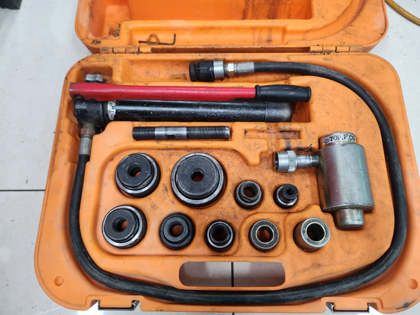 TOP 탑정밀 유압 천공기 세트 상태좋음 중고입니다