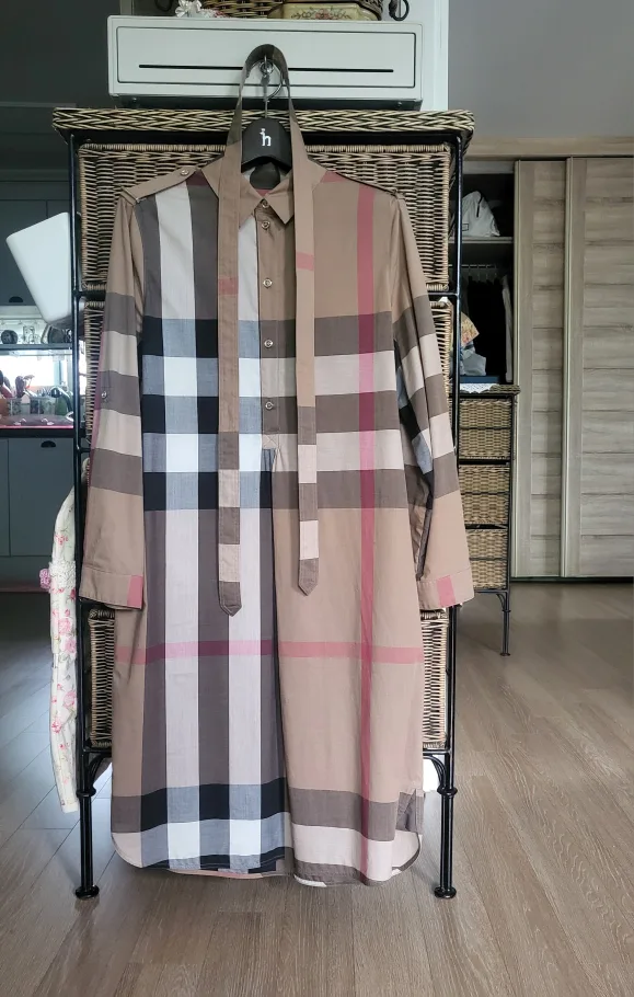 버버리 체크 셔츠 원피스 UK6 23년에 롯백구매 새상품 같은중고