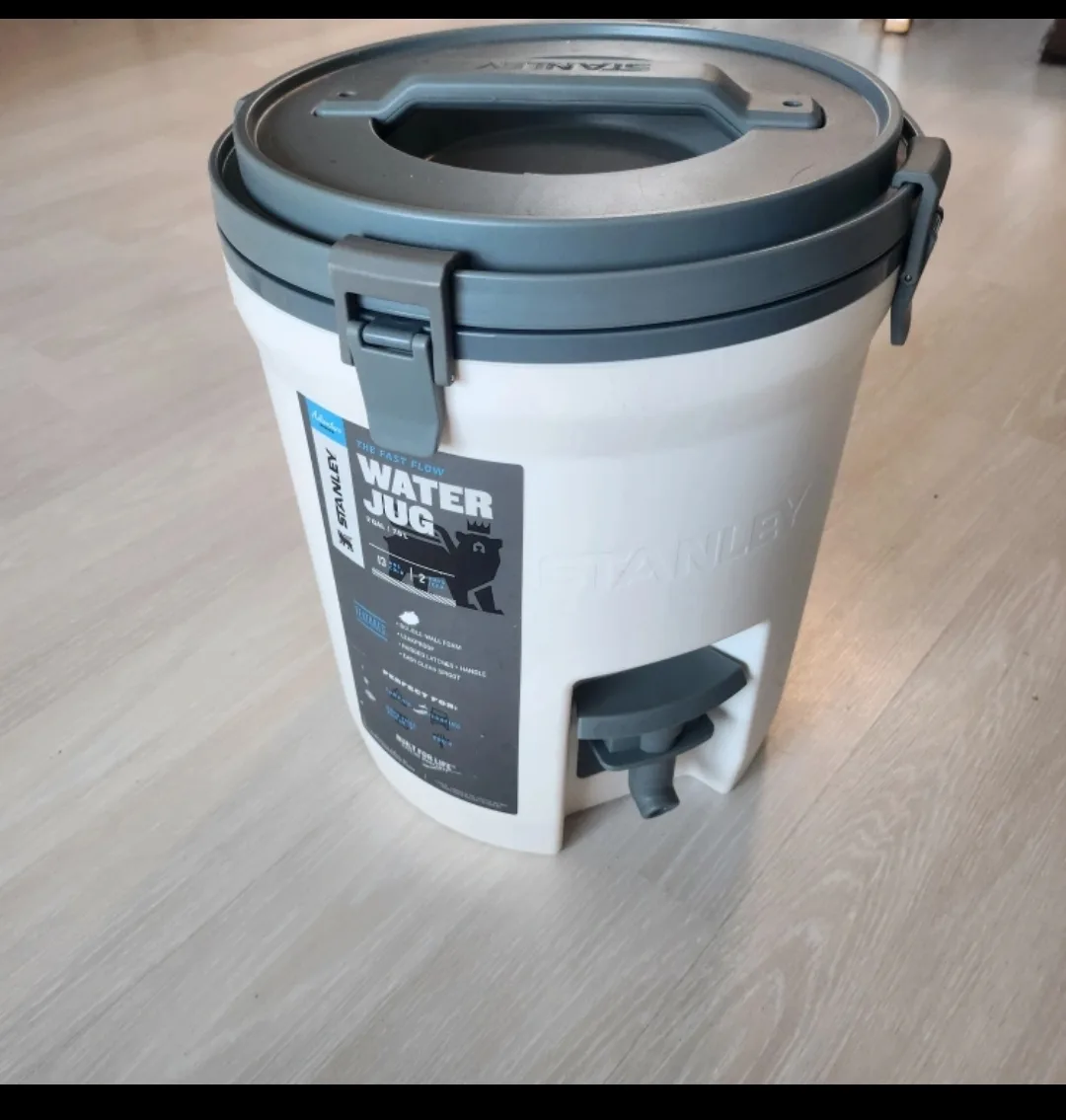 스탠리 워터저그 7.5L 3만원