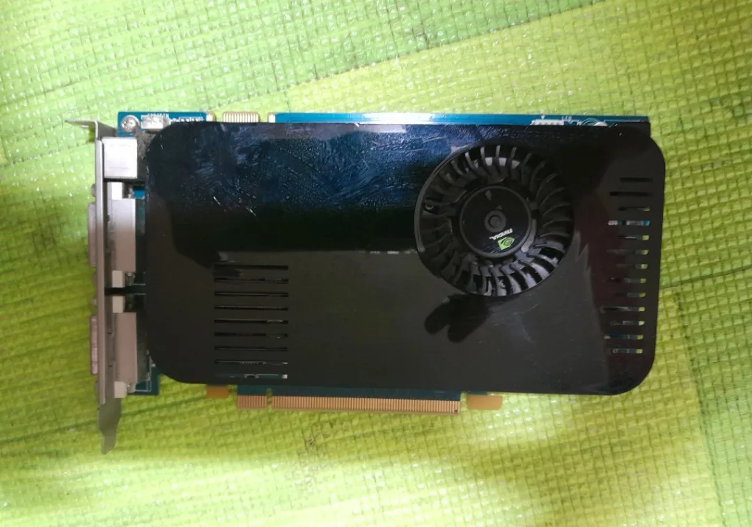 중고  지포스 9600GT 그래픽카드  13500원