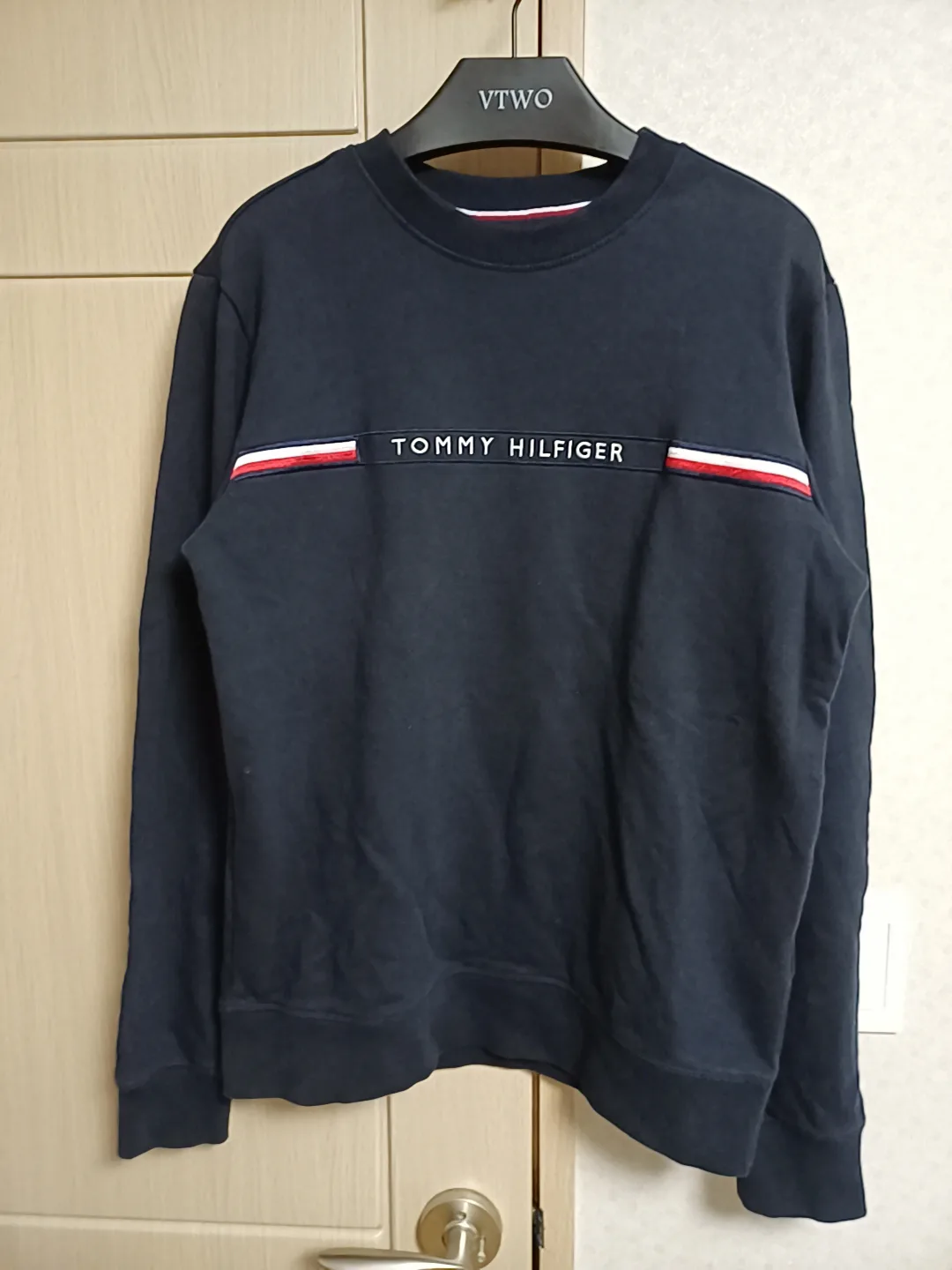 타미힐피거 네이비 맨투맨 m