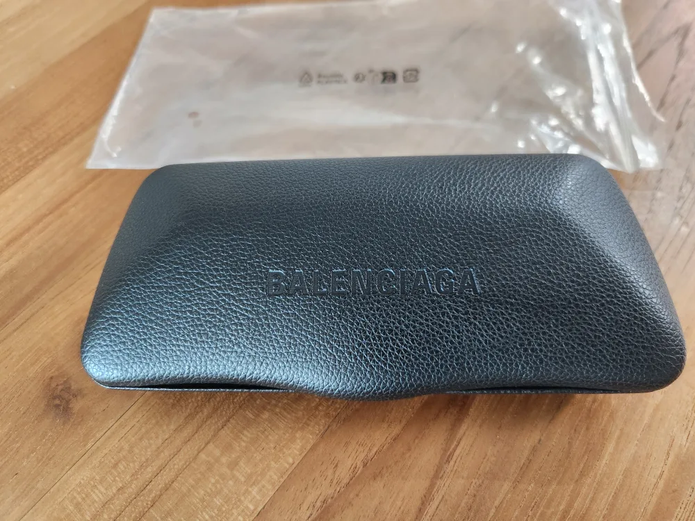 발렌시아가 블랙 선글라스