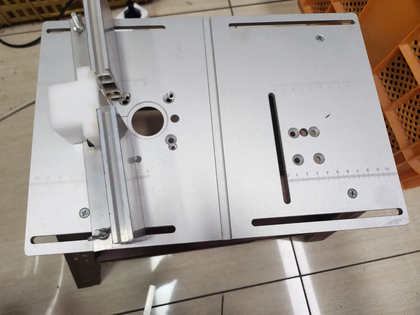 마루 끝장 문틀 자작 미니 알루미늄 톱다이 조기대 중고입니다