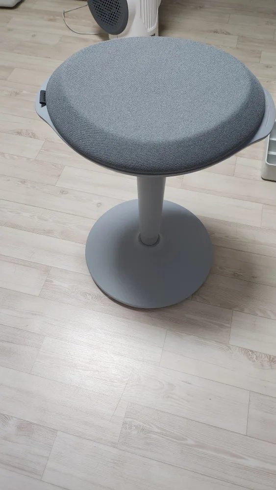 누하스그레이 스탠딩 의자