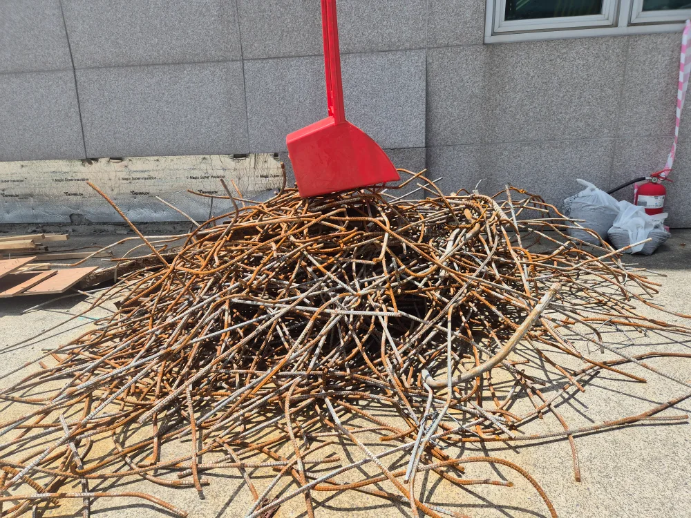 중고목재, 고철 같이 가지고 가주세요