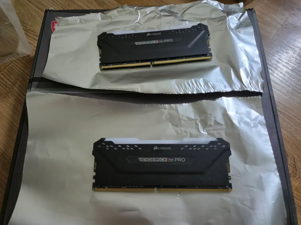커세어 벤젠스 RGB PRO DDR4 3600 튜닝램 중고 2개