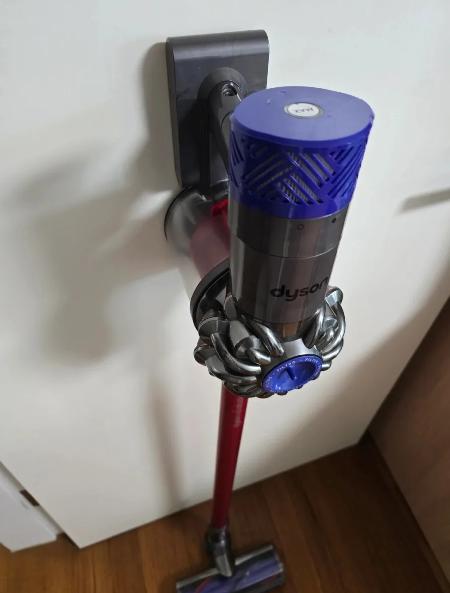 다이슨 무선청소기 v6 (분해 세척완료)