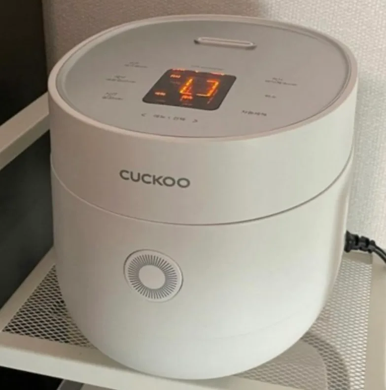 쿠쿠  3인용 전기밥솥 판매합니다.