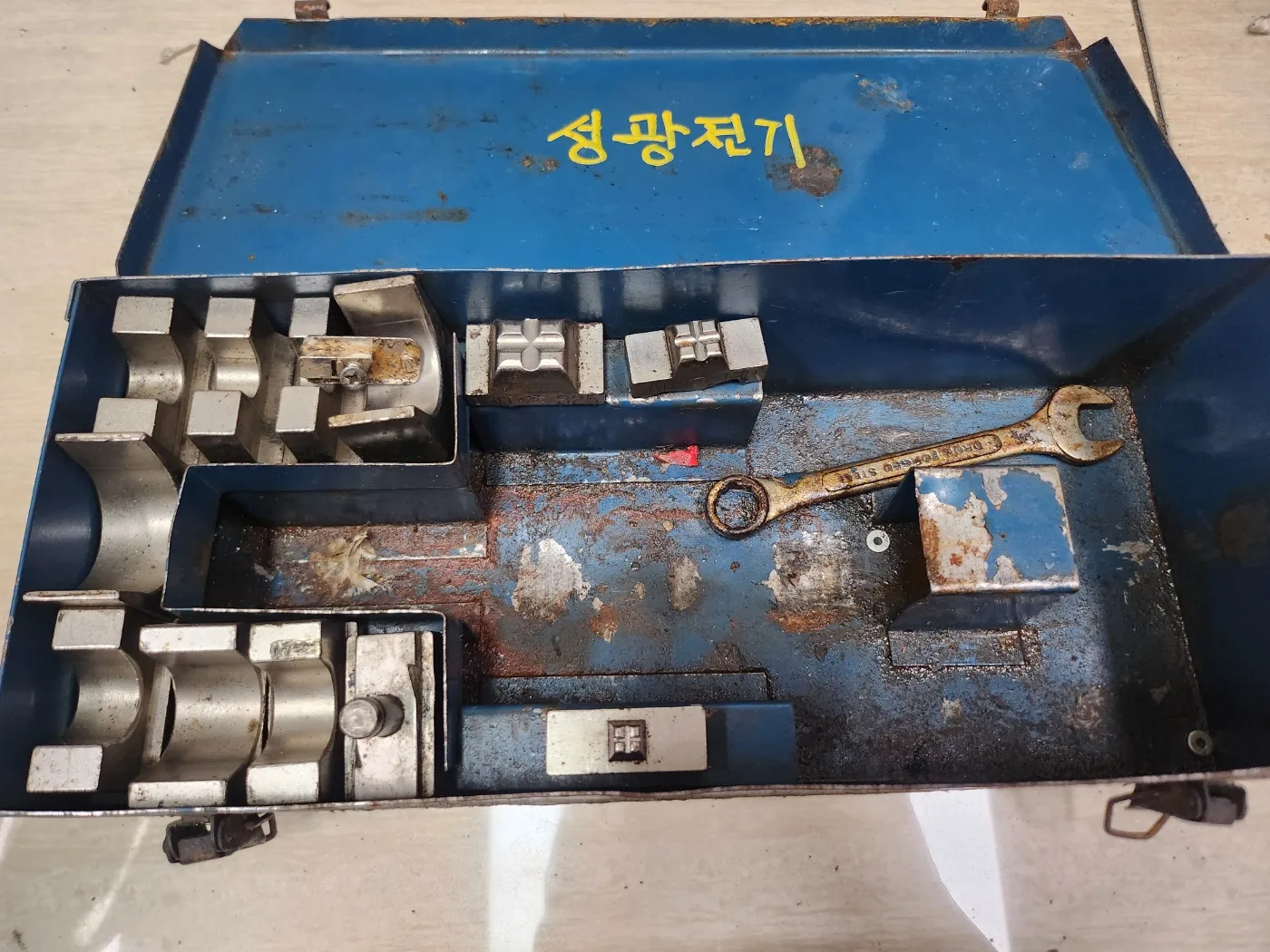 TOP 탑정밀 325-TB 유압식 터미널 육각압착기 세트 중고입니다