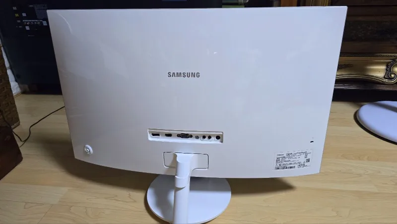 삼성 허브 27인치 모니터  판매합니다.