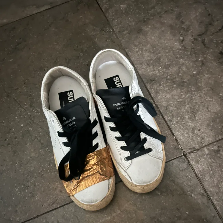 골든구스 스니커즈 230