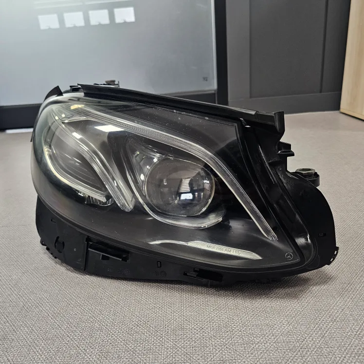 벤츠 W213 e300조수석 중고헤드라이트