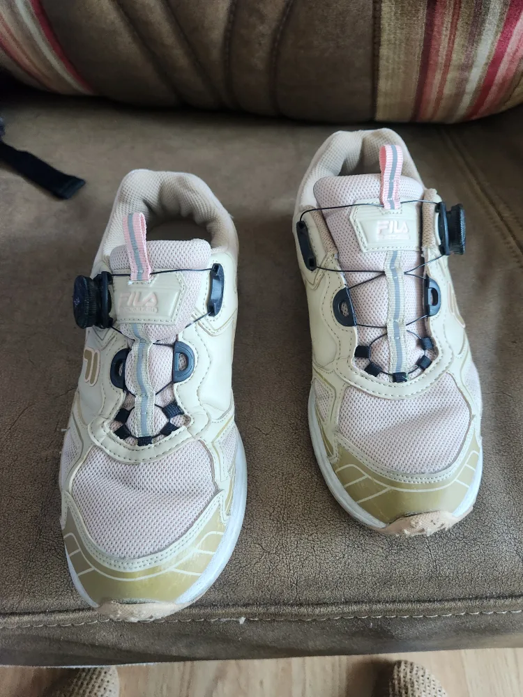 휠라 다이얼 운동화