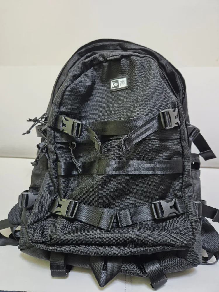 뉴에라 블랙 백팩