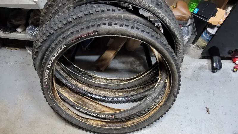 29인치 2.6 빅토리아 MAZZA 타이어 4개