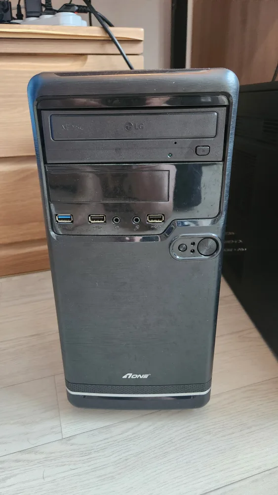 중고) Ryzen 3 2200G 컴퓨터 본체