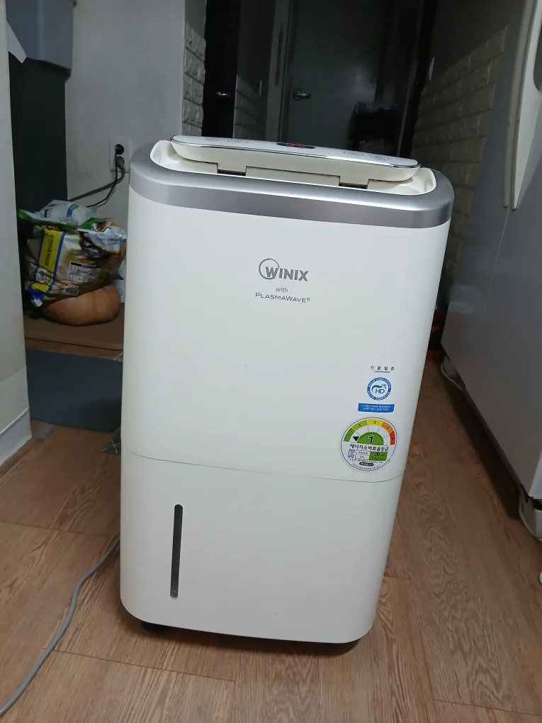 위닉스 제습기(16리터)