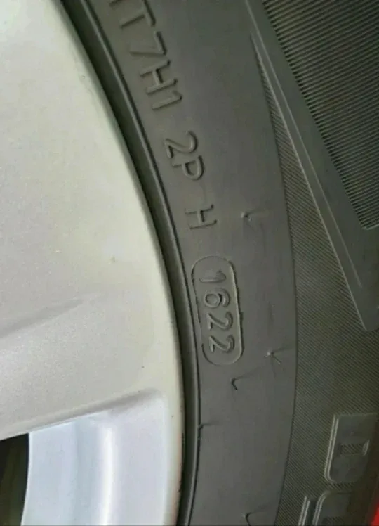 중고 타이어 225  65R 17