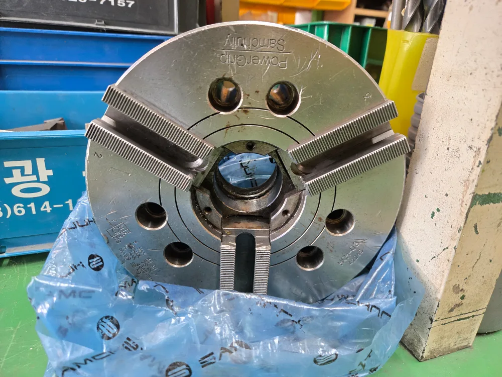 8인치 유압척 중고 판매