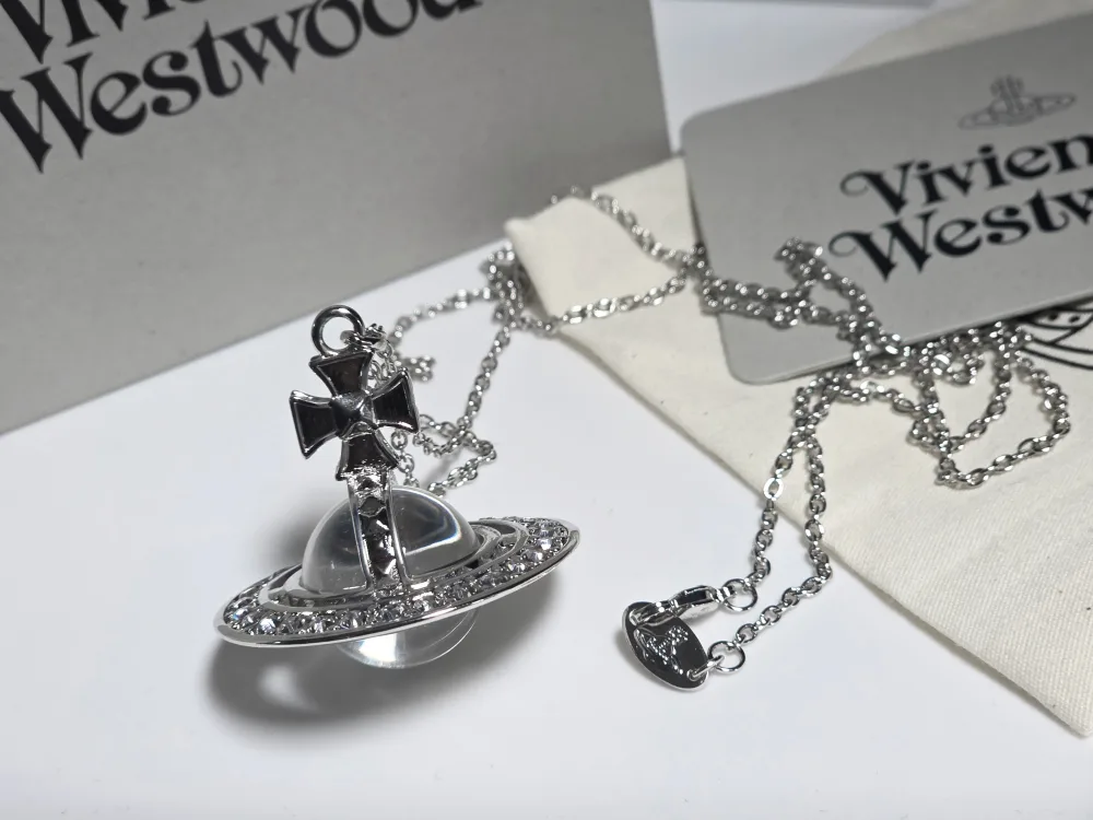 비비안웨스트 행성 목걸이