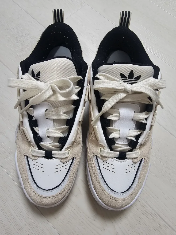 아디다스 아디 2000 크림 화이트 코어 블랙 (w)270
