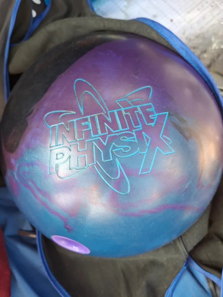 중고 볼링공 팝니다.