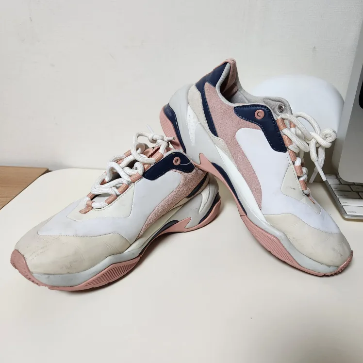 ♥️퓨마 운동화  🥕 235미리  !!%%