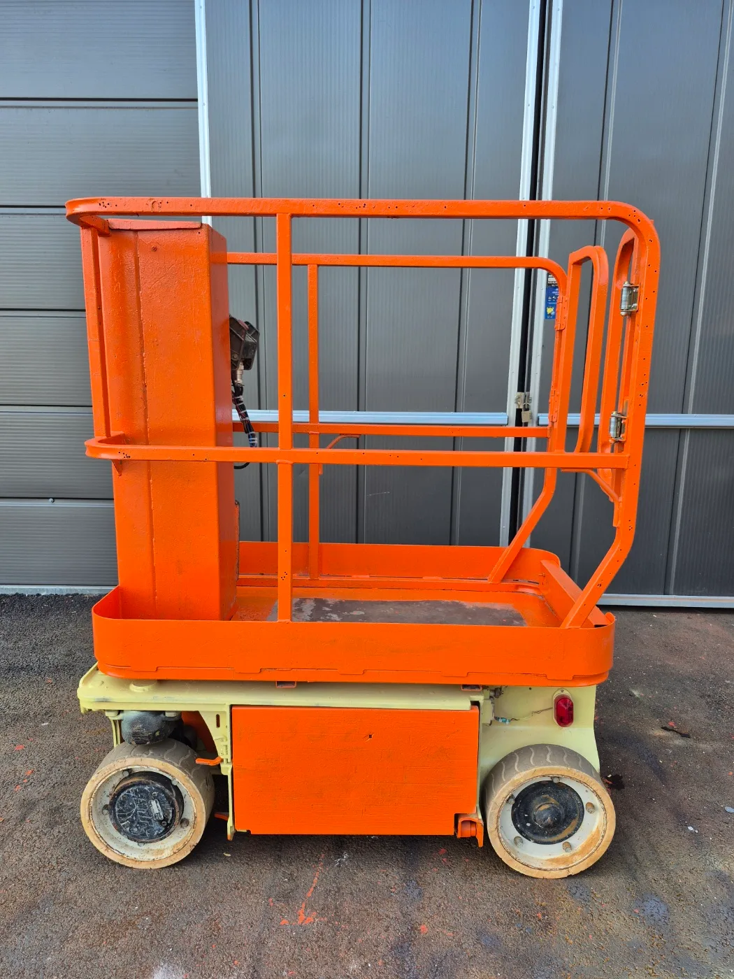 1인승 중고 고소작업대를 판매합니다 (5m)급