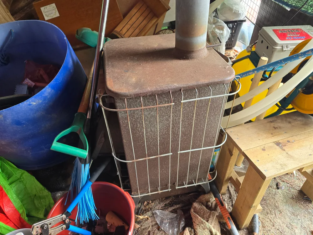 중고 나무 난로