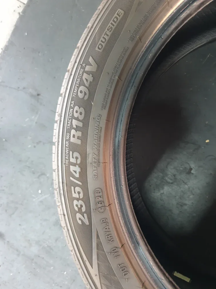 235/45R18 중고타이어
