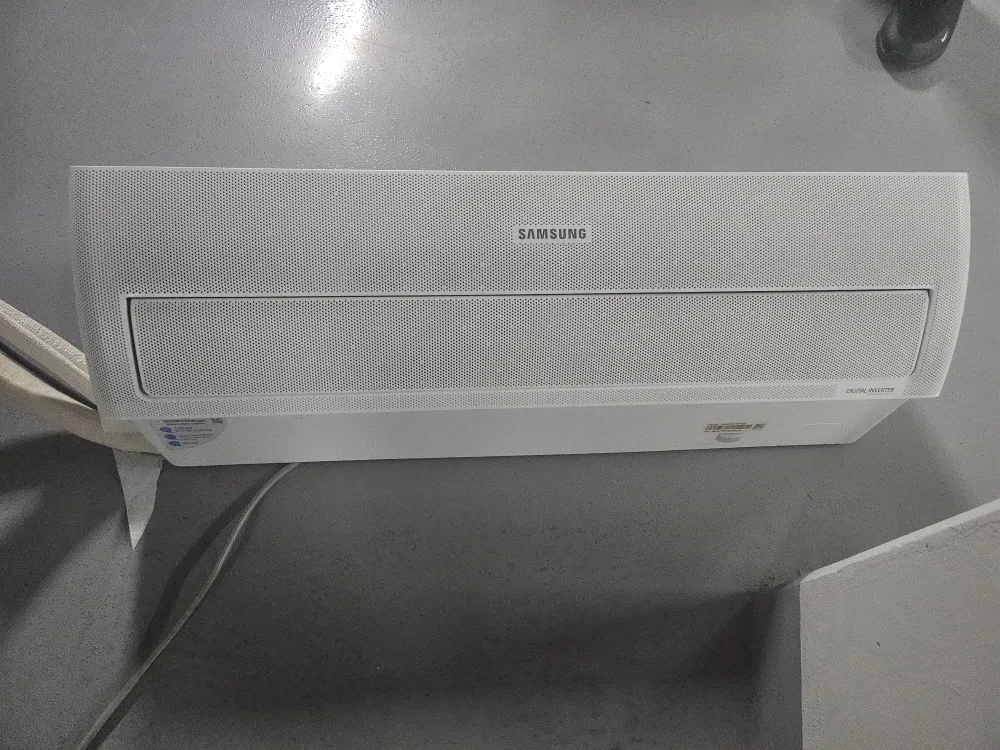 삼성 무풍 벽걸이 에어컨 AR07R5173HC, 실외기 포함