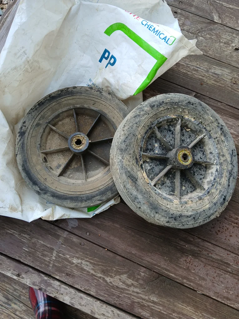 중고 바퀴 2개