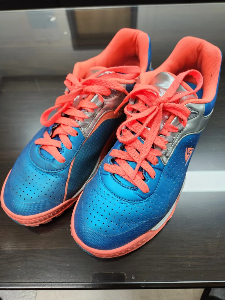 중고 스타 족구화