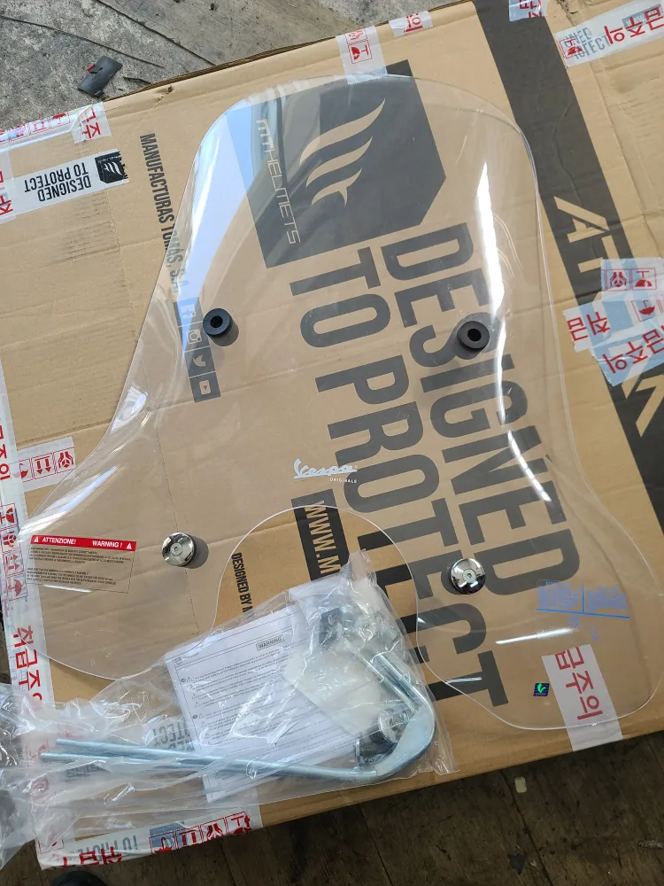 베스파 윈드스크린 정품 중고 팝니다