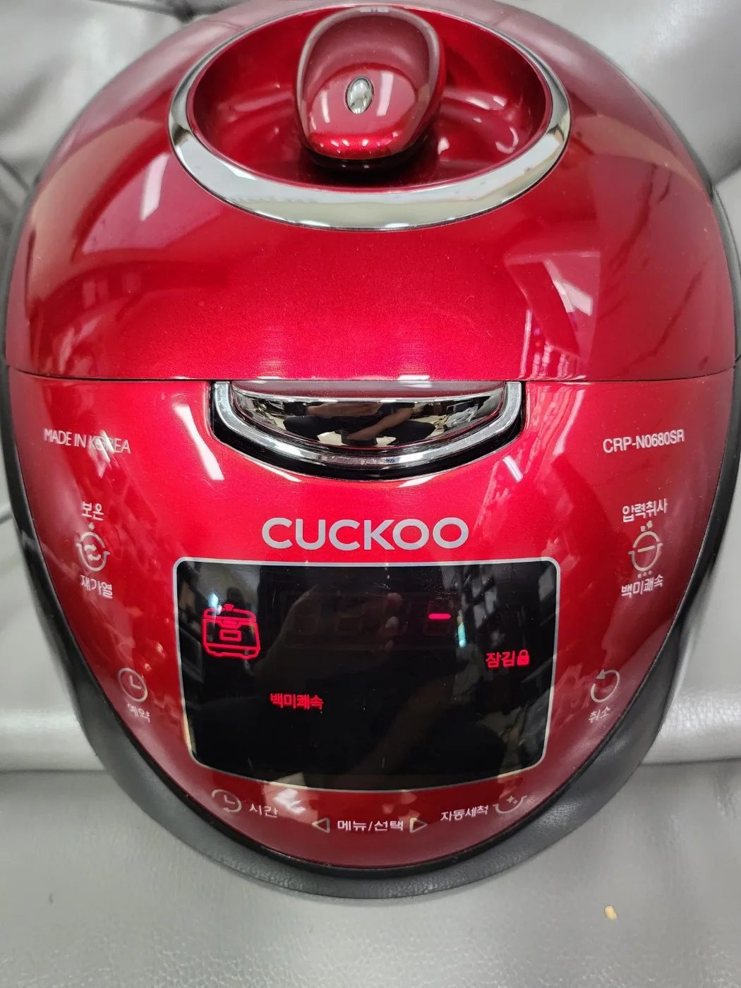 쿠쿠전기보온밥솥 CRP-N0680SR 중고입니다
